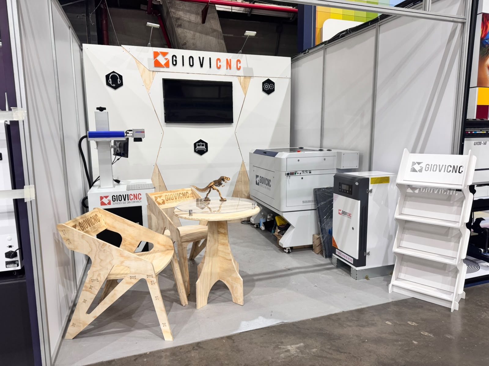 Print Stgo 2026 exhibition booth — Reborix laser fume extractor on display